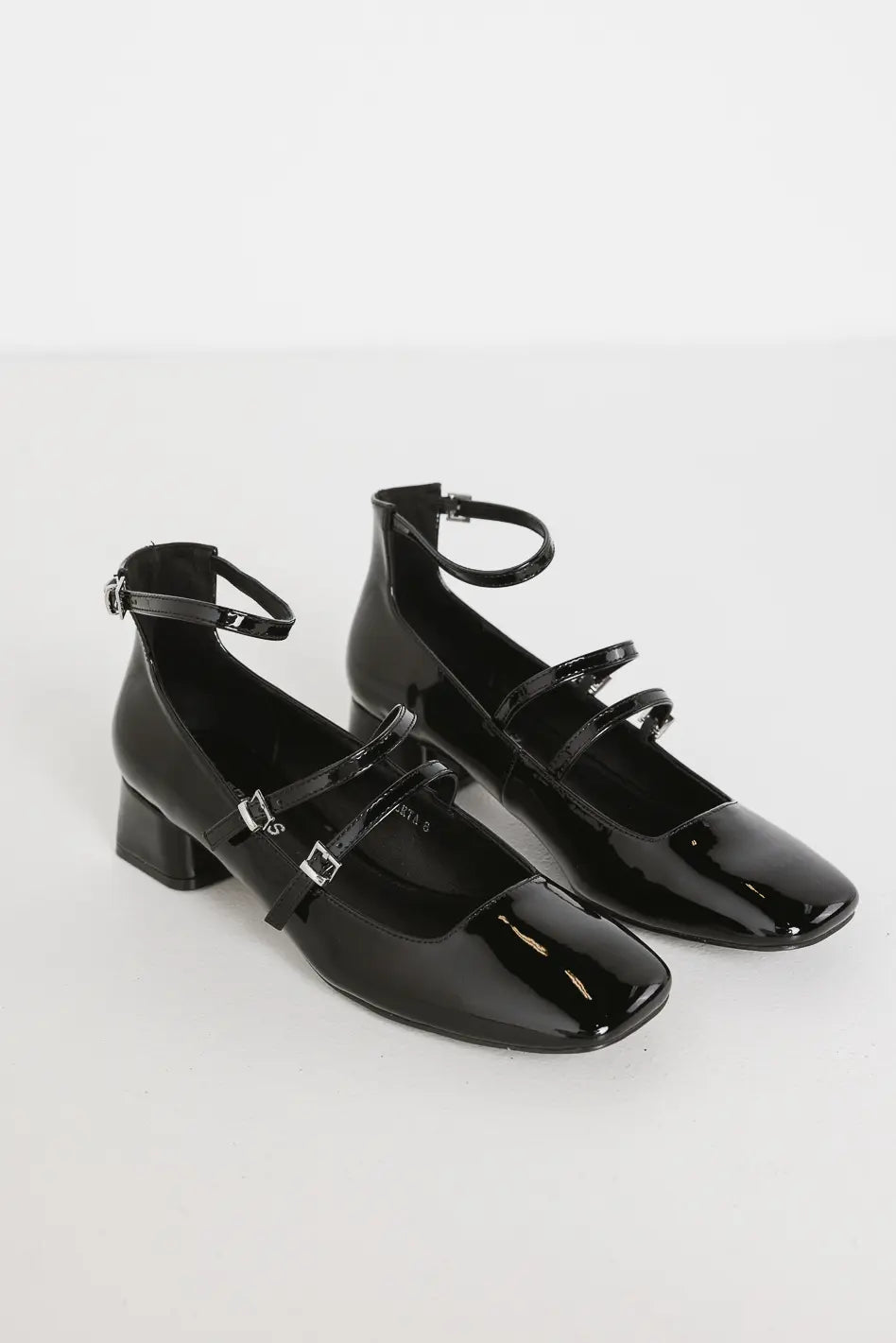 Black shoes 