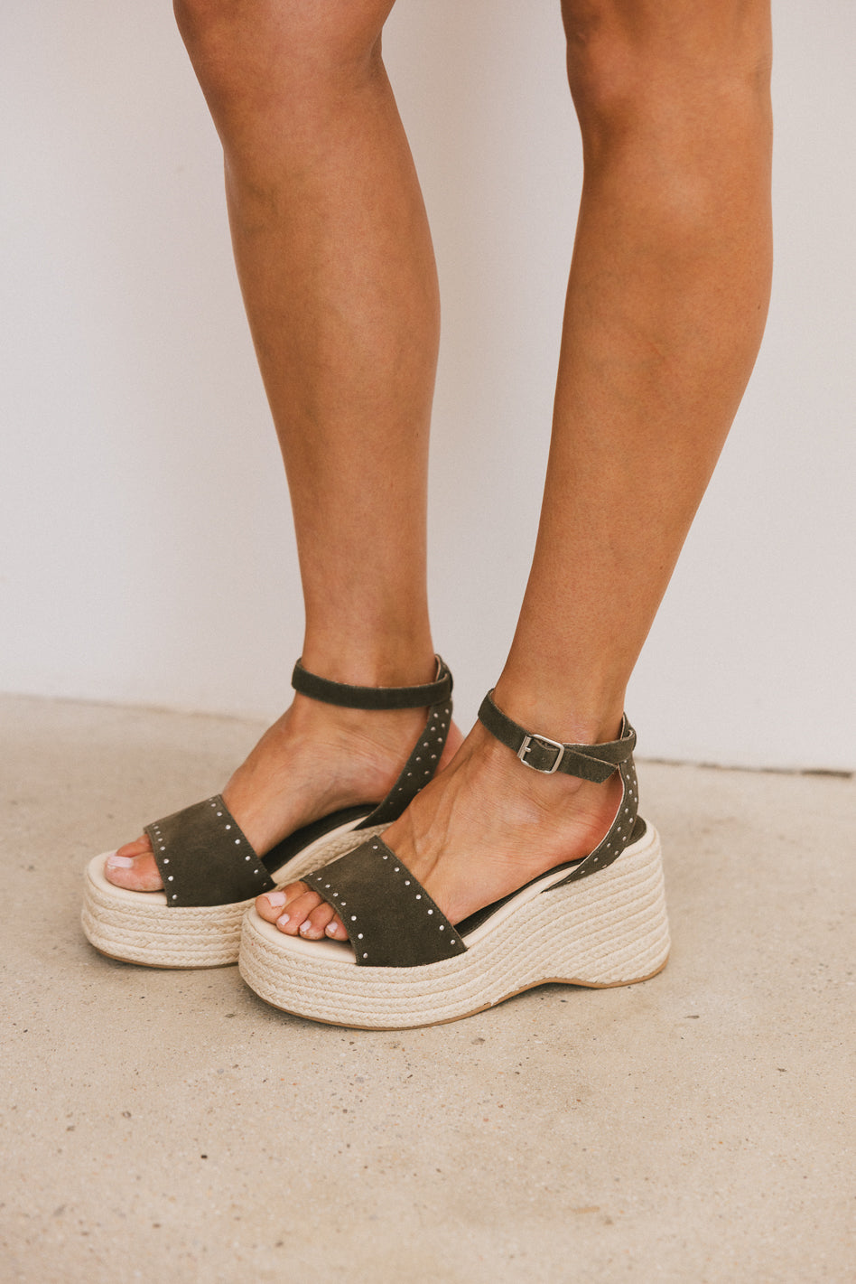 WEDGE SHOES